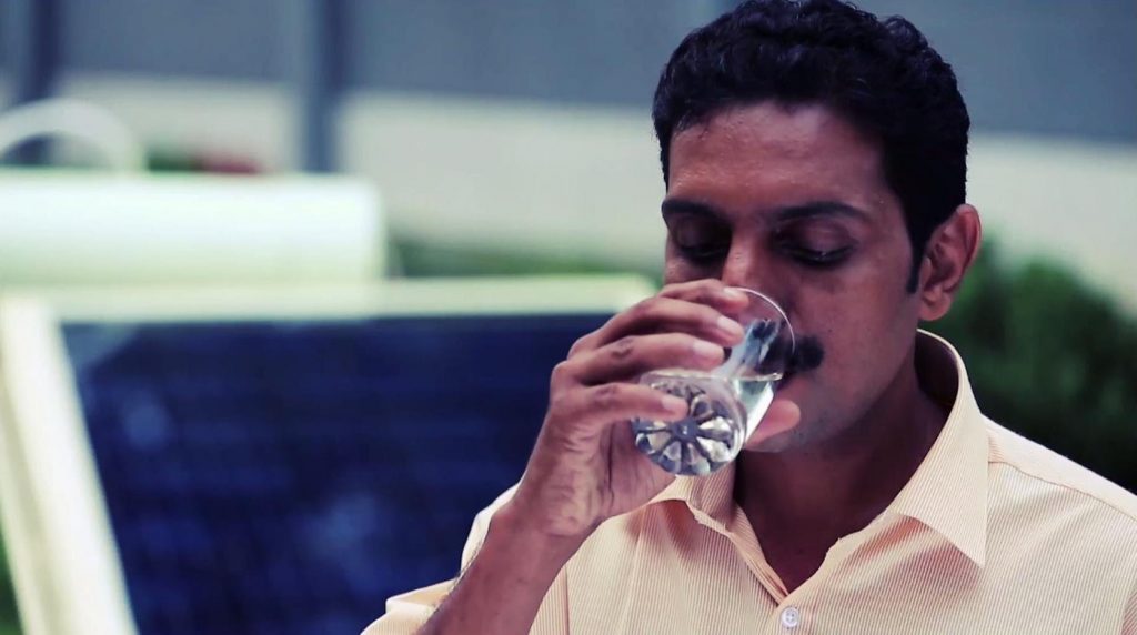 How to make clean water from sunlight